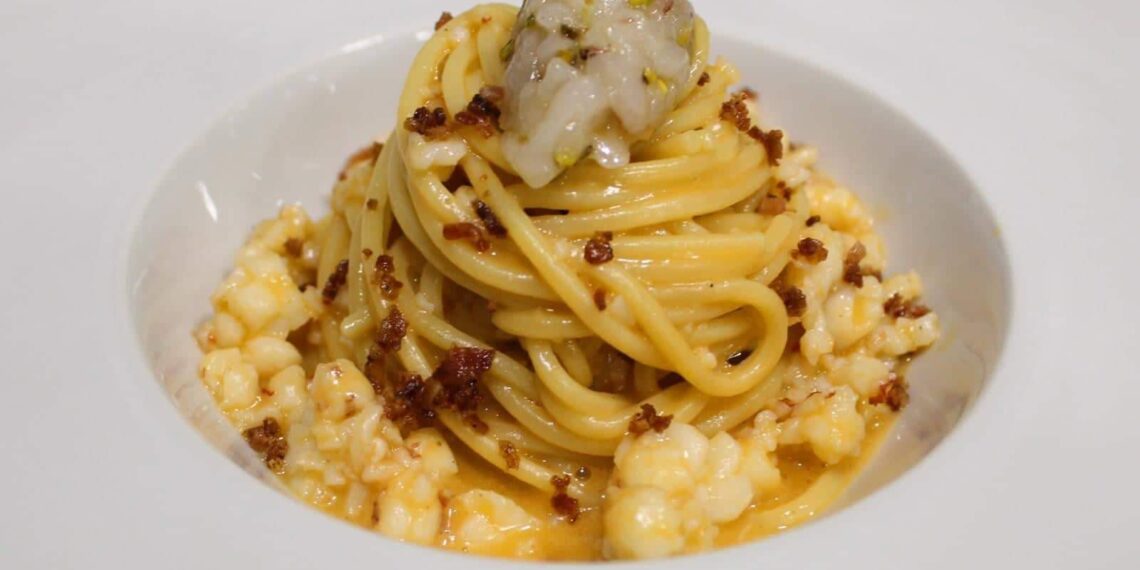 La carbonara di gamberi dello chef Restivo
