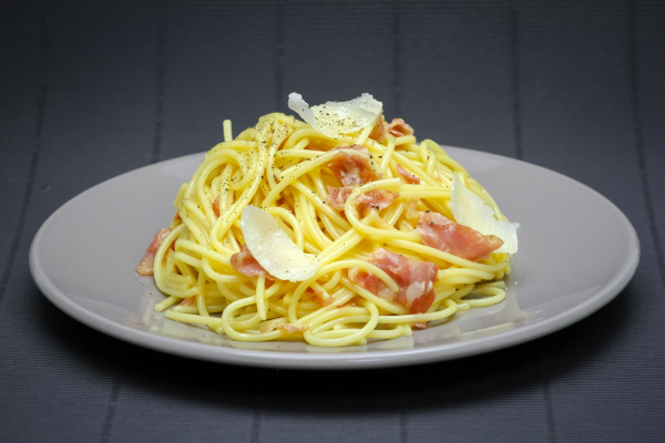 La carbonara di gamberi dello chef Restivo