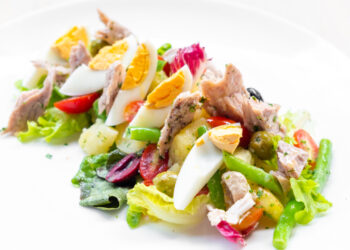 Insalata Nizzarda, un piatto unico