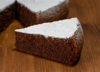 Torta Caprese, adatta anche ai celiaci