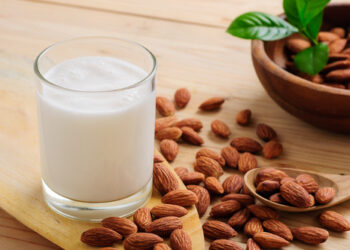 Latte di mandorla, per il pieno di vitamine e sali minerali