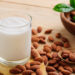 Latte di mandorla, per il pieno di vitamine e sali minerali
