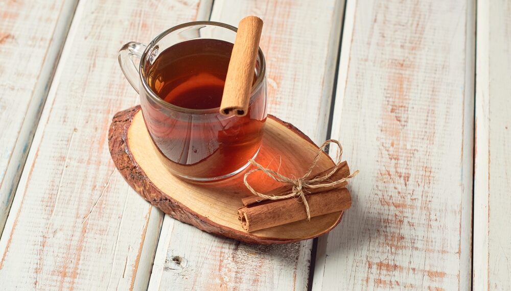 La tisana di acqua e cannella amica della salute