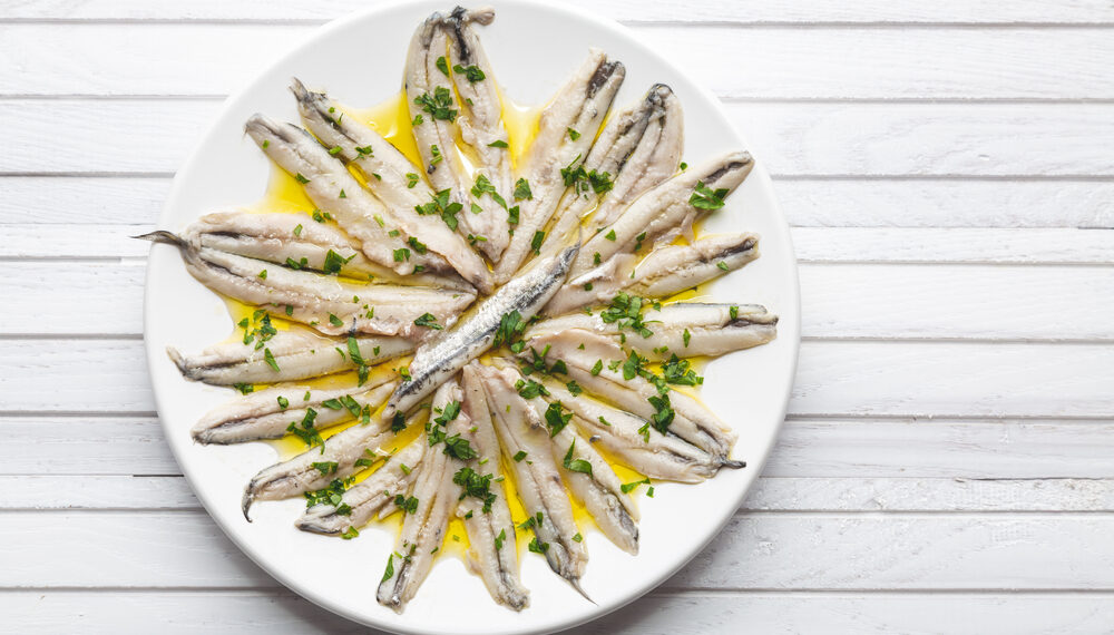 Le acciughe, il pesce estivo per eccellenza