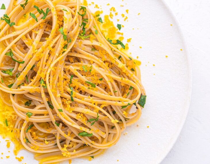 Pasta alici e bottarga, l’aglio e olio al profumo di mare