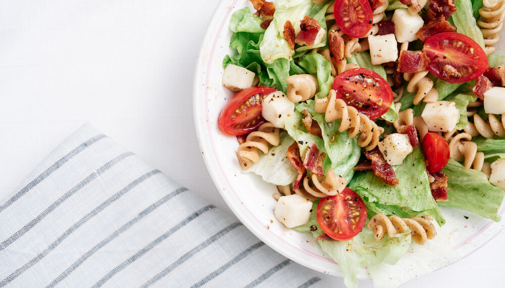 Fusilli integrali con pomodorini e feta, un primo leggero e salutare
