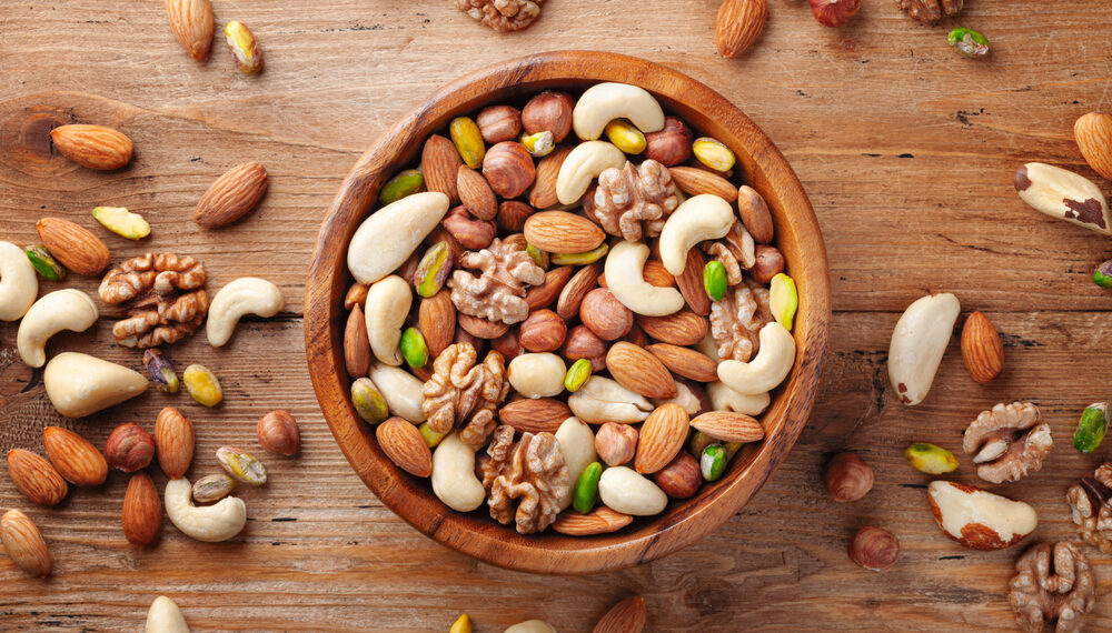 La frutta secca fa bene all'umore