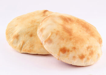 Il pane arabo, una deliziosa tasca da farcire in mille modi