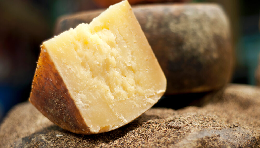 Il formaggio di fossa Dop è stagionato nelle grotte di Sogliano al Rubicone