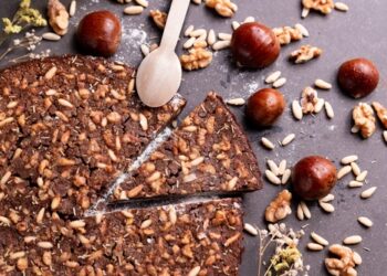 Castagnaccio, il dolce della tradizione contadina