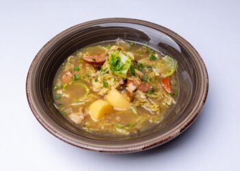 La zuppa di carne croccante della cucina slovacca