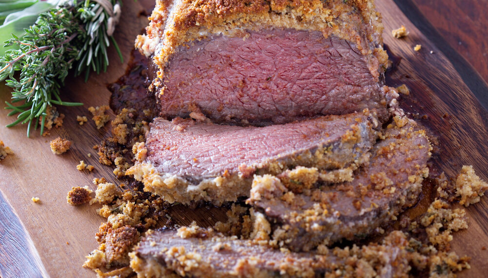 Il roast-beef in crosta di sale è un piatto semplice ma sempre molto apprezzato