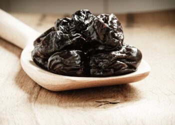 Prugne secche, non solo per la regolarità intestinale