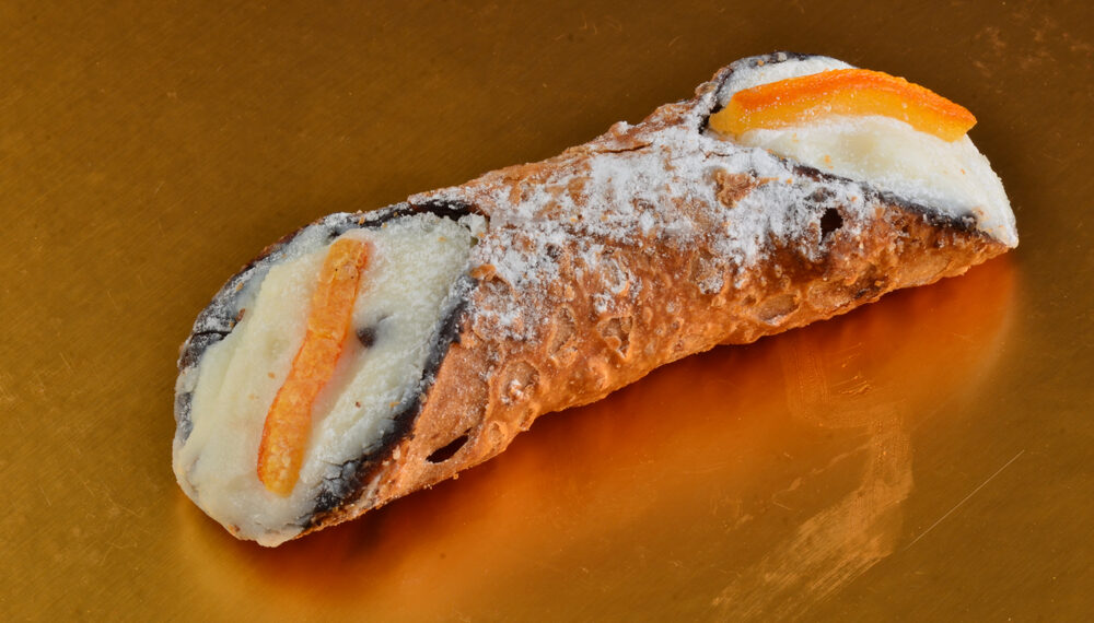 Il cannolo siciliano più lungo del mondo? 21,43 metri di dolcezza
