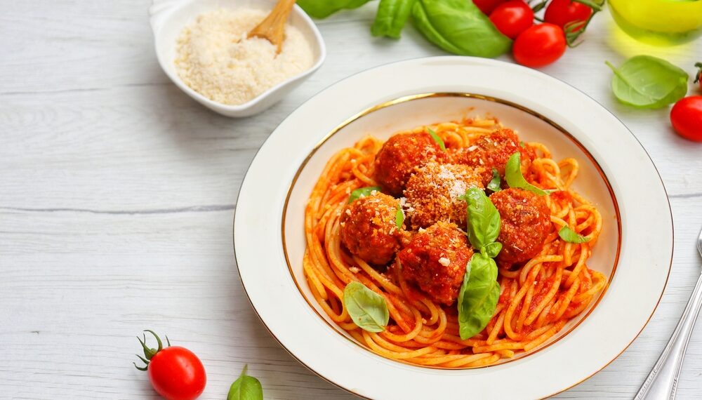Gli spaghetti con le polpette è un piatto italiano tra i più noti al mondo
