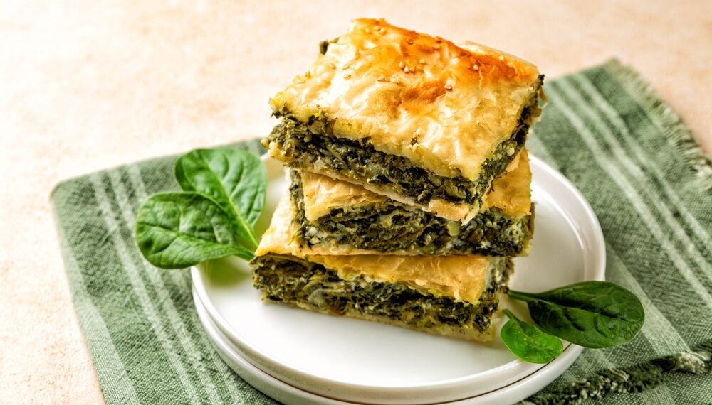 Piatti vegani veloci: la Spanakopita con riso e spinaci