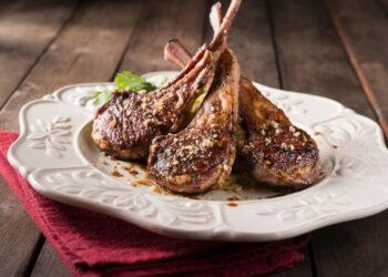 A Pasqua in tavola le costolette d'agnello