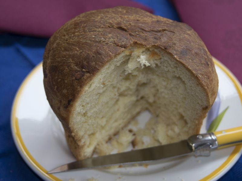 La pizza al formaggio, l’immancabile piatto della tradizione a Pasqua