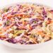 La ricetta della ‘coleslaw’, l’insalata di cavolo cappuccio americana famosa in tutto il mondo