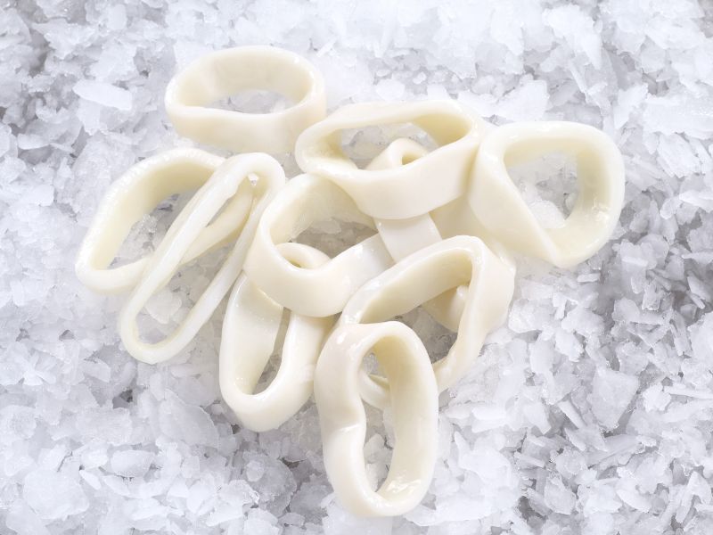 Calamari con patate e piselli: un piatto gustoso e semplice da preparare