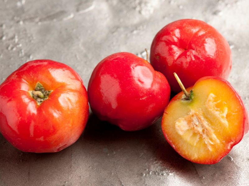 L’acerola è sempre più apprezzata anche in Italia: i benefici della ciliegia esotica