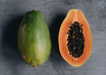 La papaya spopola anche in Italia e fa bene alla salute