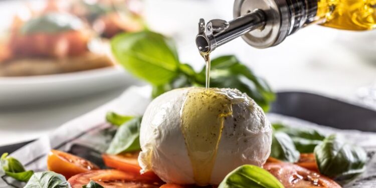 Mozzarella di bufala: Napoli ospita il congresso internazionale