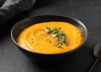 Prepariamo le vellutate di verdure: la ricetta per renderle perfette