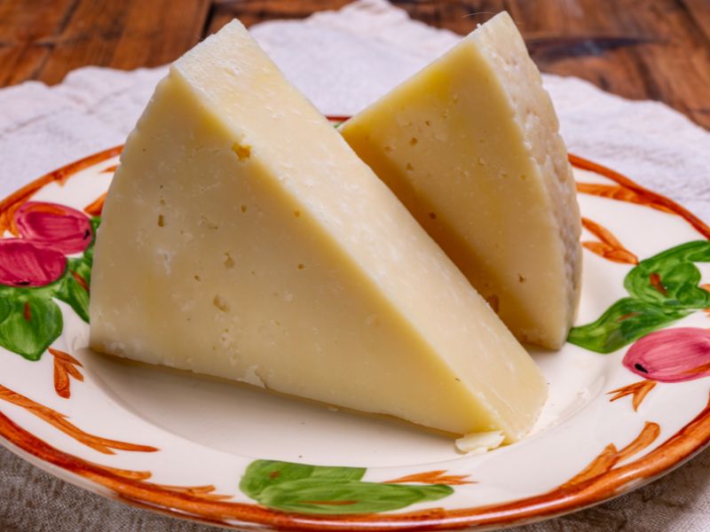 L'arte di aprire il Pecorino Romano DOP: il decalogo completo per un taglio perfetto