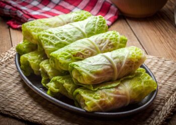 Prepariamo gli involtini di verza