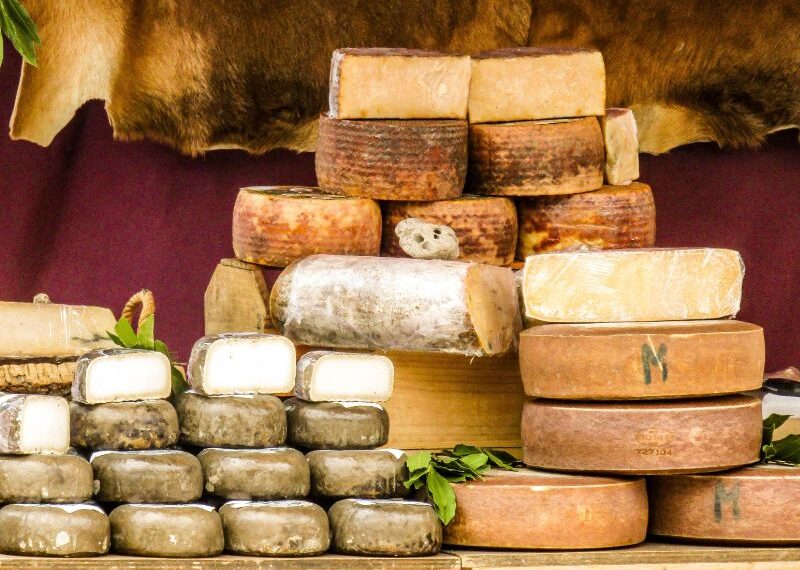 Pecorino o Parmigiano: qual è la scelta giusta in cucina?