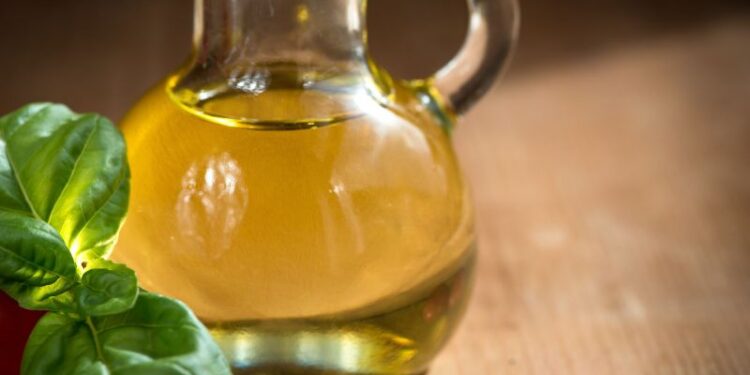 Olio extra-vergine: come difendersi dagli inganni